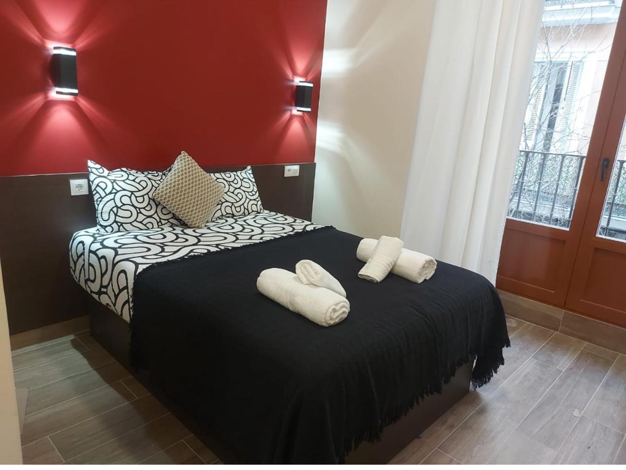 Hostal “ Infantas” マドリード エクステリア 写真
