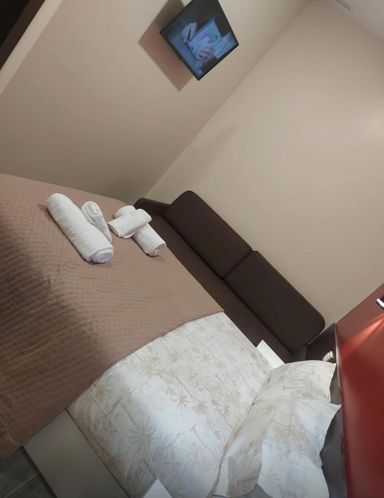 Hostal “ Infantas” マドリード エクステリア 写真