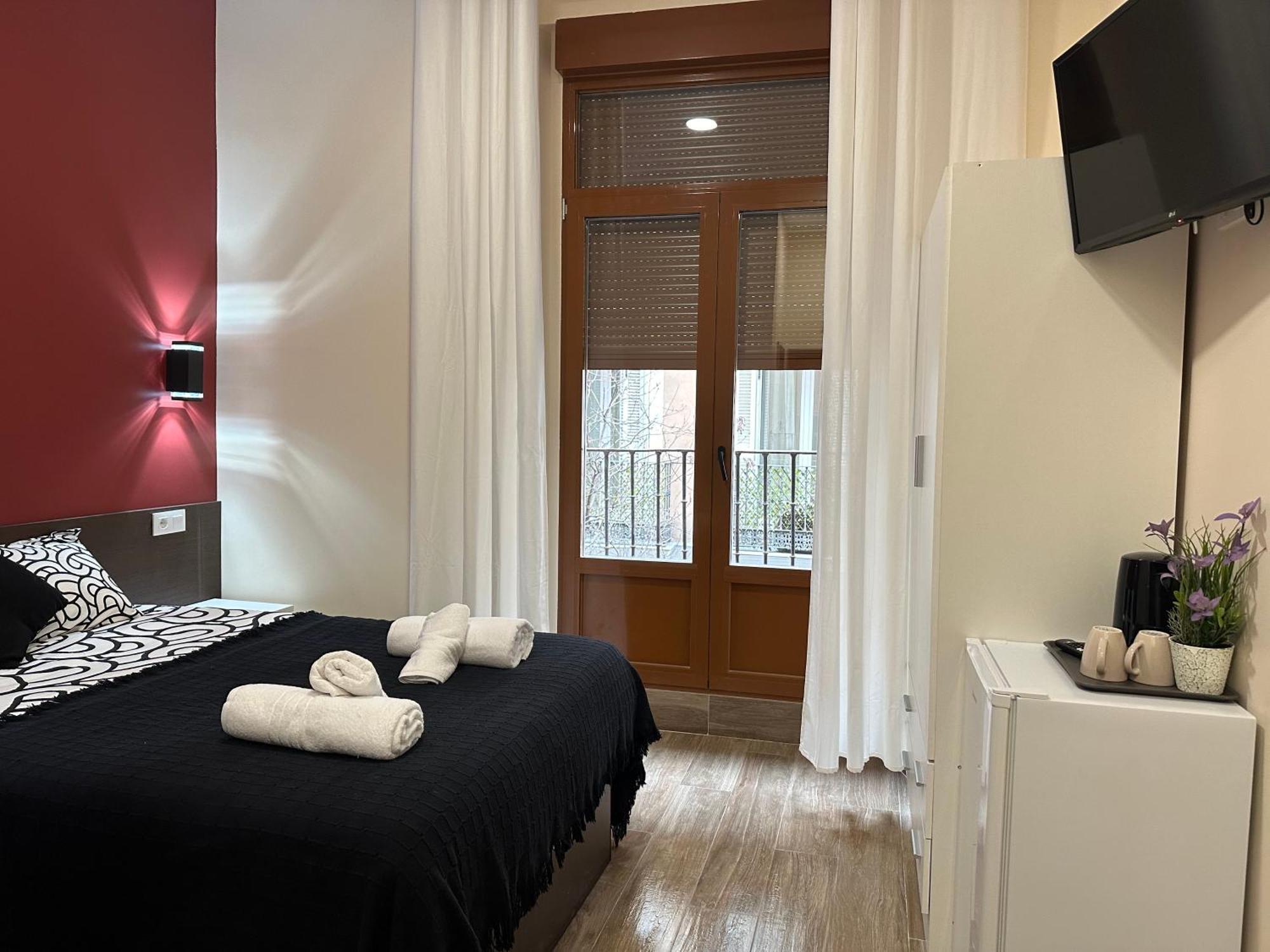 Hostal “ Infantas” マドリード エクステリア 写真